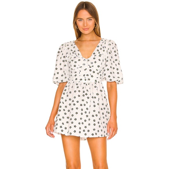 For Love And Lemons Dresses & Skirts - For Love and Lemons Black and White Floral Puff Sleeve Dress